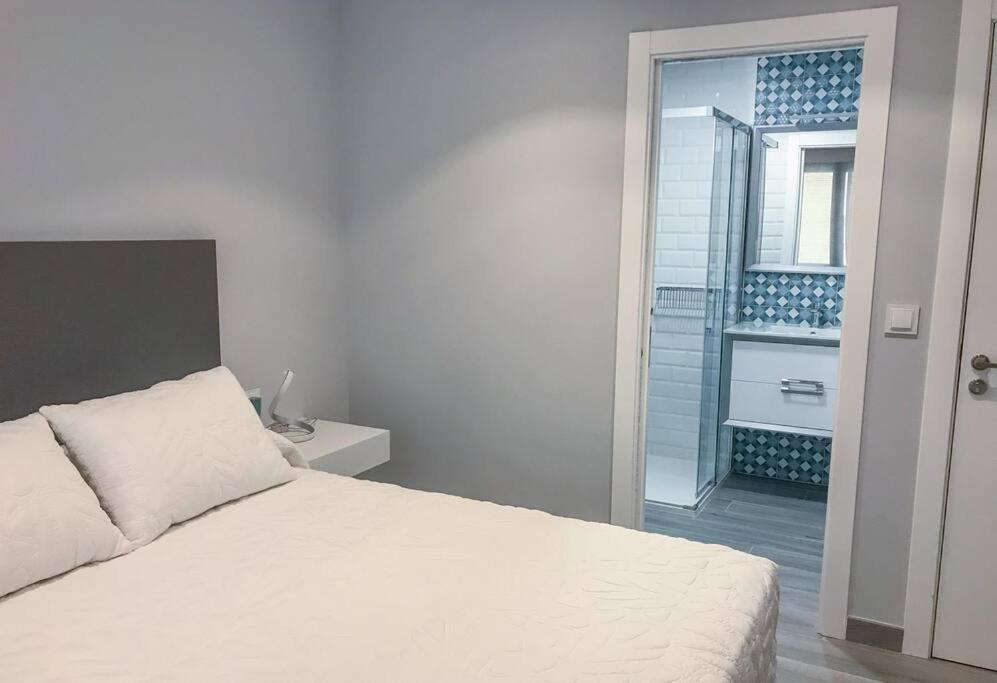 Sakura Homes Ponferrada Centro 8 Plazas מראה חיצוני תמונה